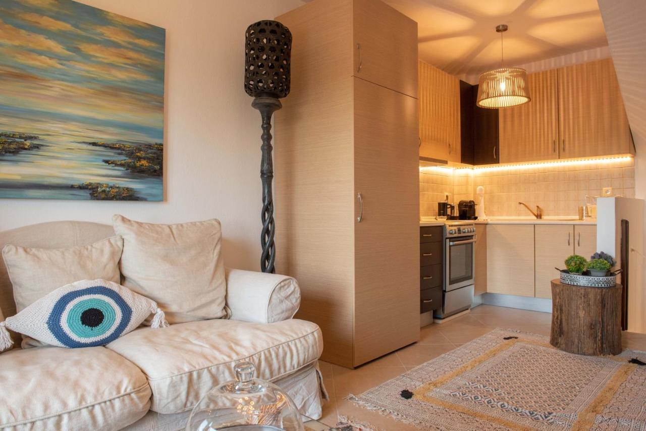 Dandy Villas Nea Roda - Melodic Waves - Private - Pool - Parking - Cellar Экстерьер фото