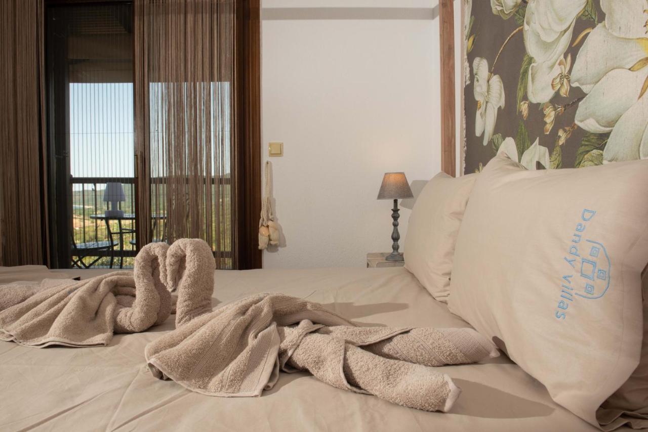 Dandy Villas Nea Roda - Melodic Waves - Private - Pool - Parking - Cellar Экстерьер фото