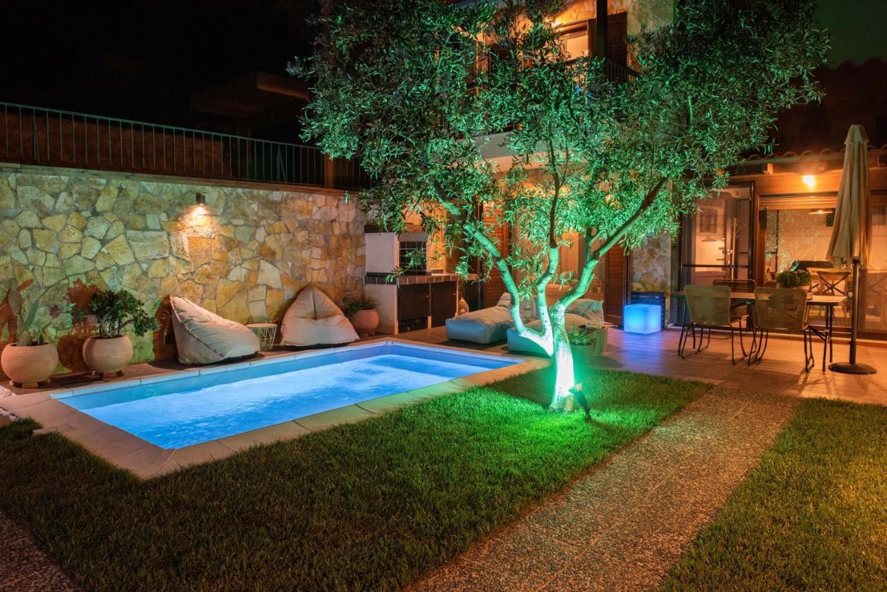 Dandy Villas Nea Roda - Melodic Waves - Private - Pool - Parking - Cellar Экстерьер фото