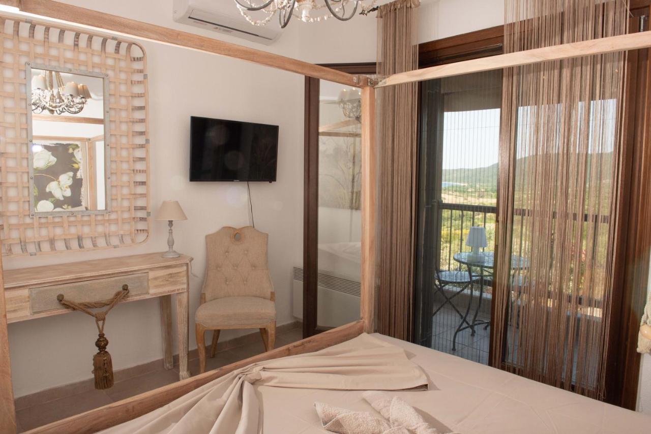 Dandy Villas Nea Roda - Melodic Waves - Private - Pool - Parking - Cellar Экстерьер фото