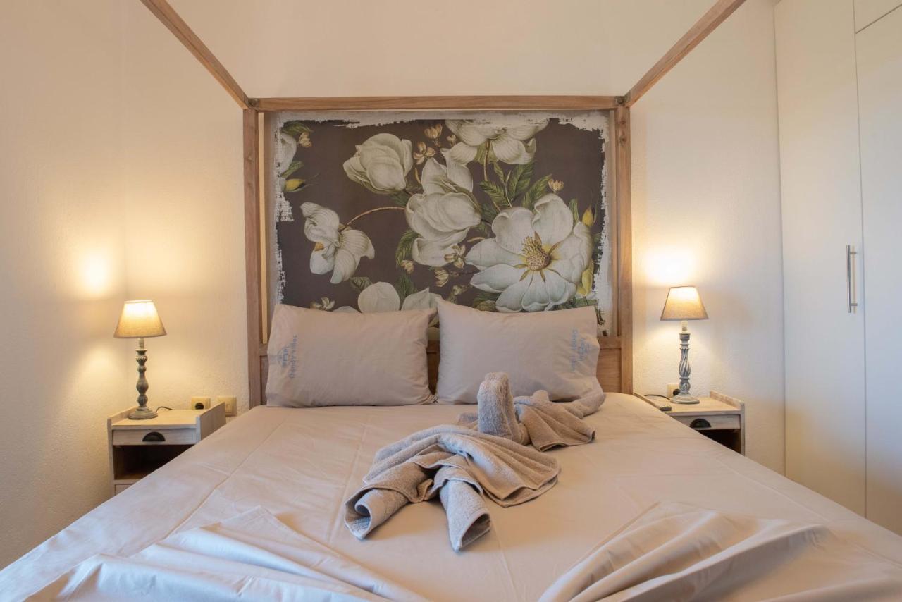 Dandy Villas Nea Roda - Melodic Waves - Private - Pool - Parking - Cellar Экстерьер фото